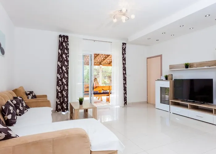 Villa House Bolero With Pool By Guide