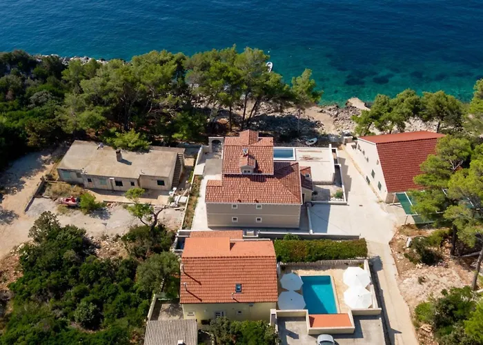 House Bolero With Pool By Guide Villa