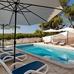 House Bolero With Pool By Guide Βίλα *