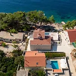 House Bolero With Pool By Guide Βίλα