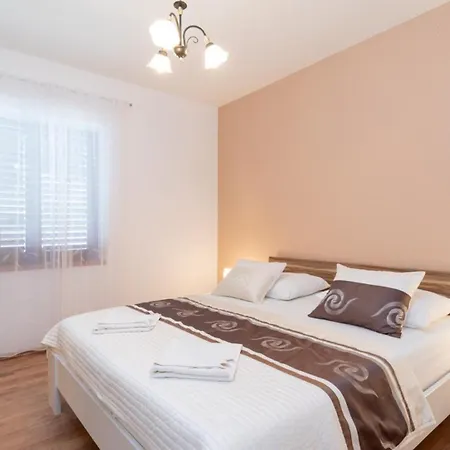 House Bolero With Pool By Guide Willa Blato (Korcula)