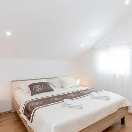 House Bolero With Pool By Guide Villa Blato (Korcula)