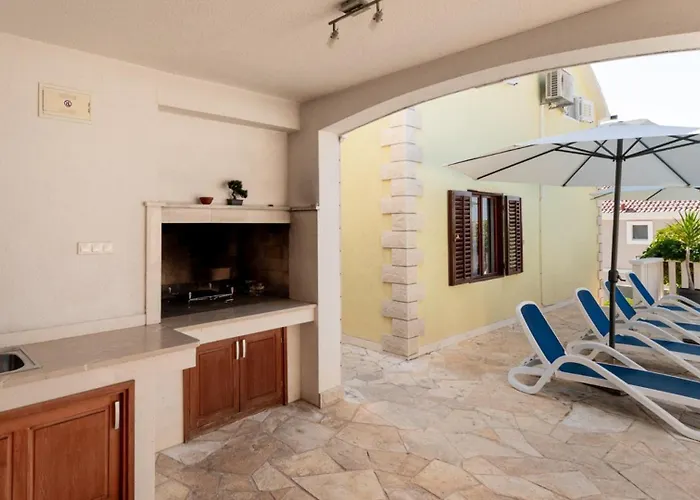 Villa House Bolero With Pool By Guide